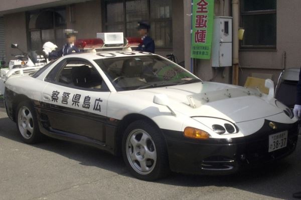 <br />
			Крутые автомобили японских полицейских (10 фото)