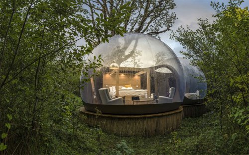 В этих домиках-пузырях можно спать прямо под звёздами! (6 фото)