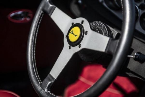<br />
			Ferrari Dino с мотором от сумасшедшего F40 (10 фото)