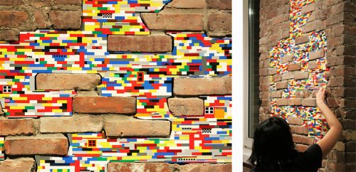 Cтрит-арт художник, который "ремонтирует" разрушающиеся стены с помощью кирпичиков LEGO (13 фото)
